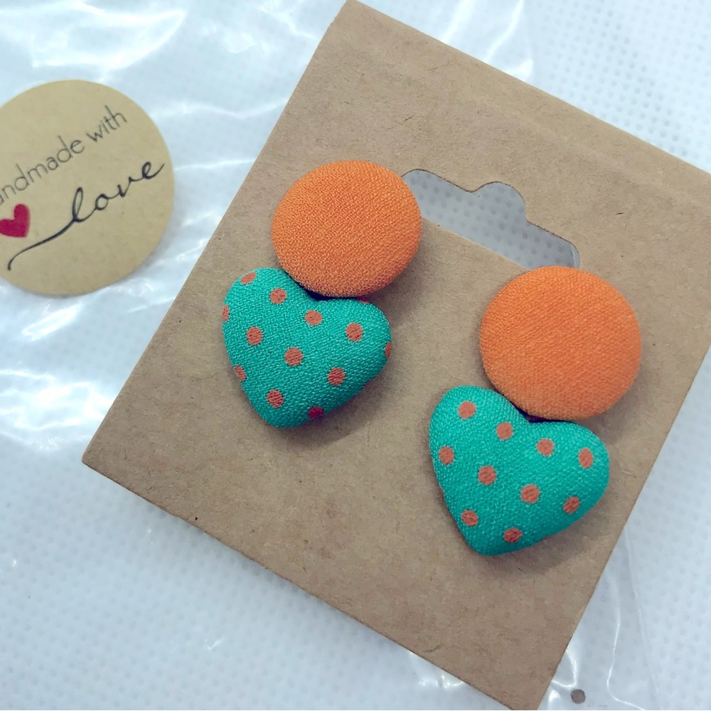 Home made vintage button Earrings. Bundle and save 😍